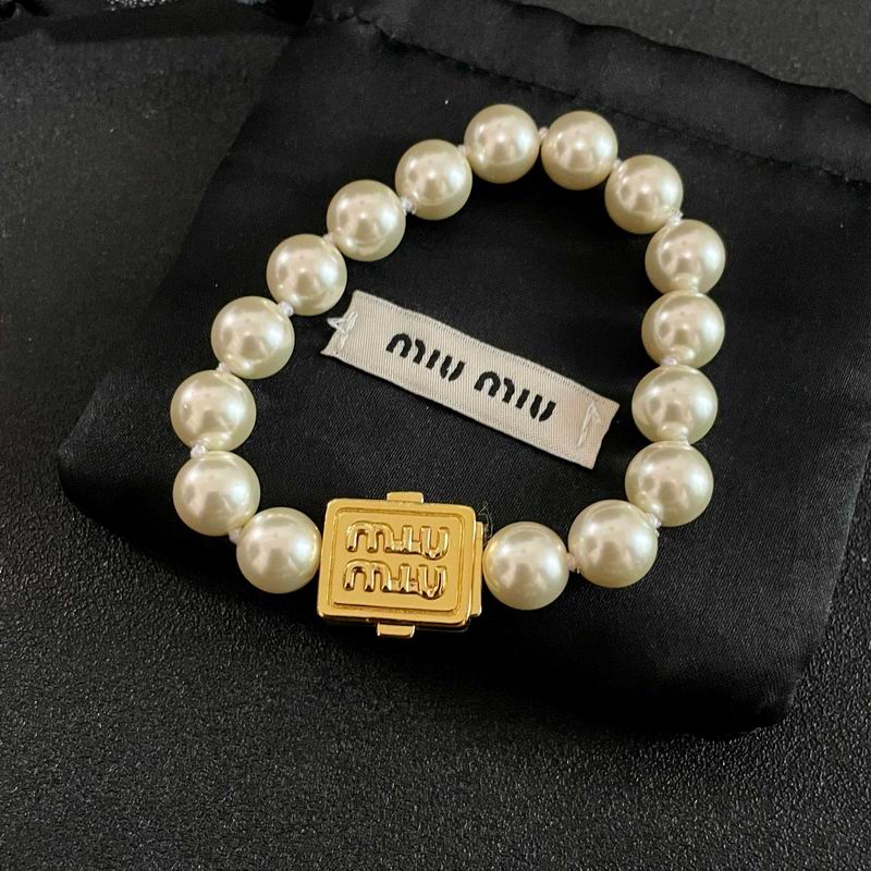 MiuMiu Bracelet 05yxh02